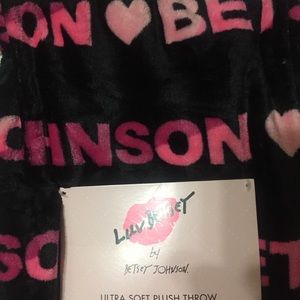 Betsey Johnson throw, NWT